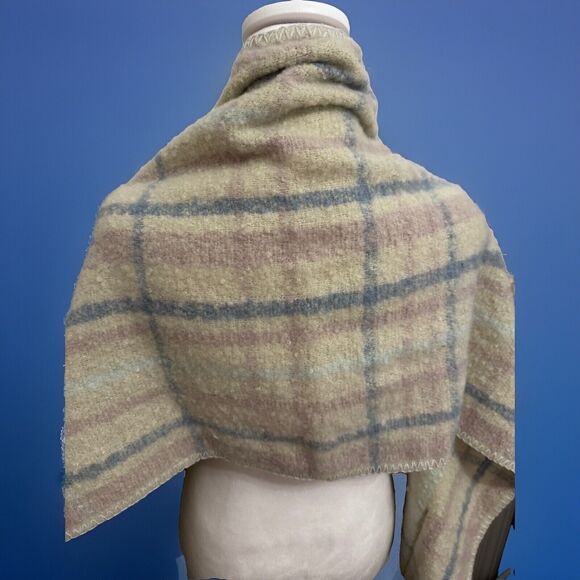 True Craft Tanzanite Combo Comfort Shawl With Pockets NWT For Indoor Or Outdoor - Picture 3 of 8